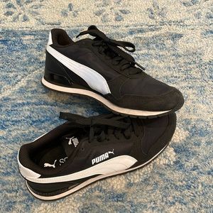 Puma black tennis shoes